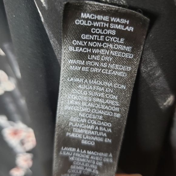 WHBM Blouse - Picture 13 of 15